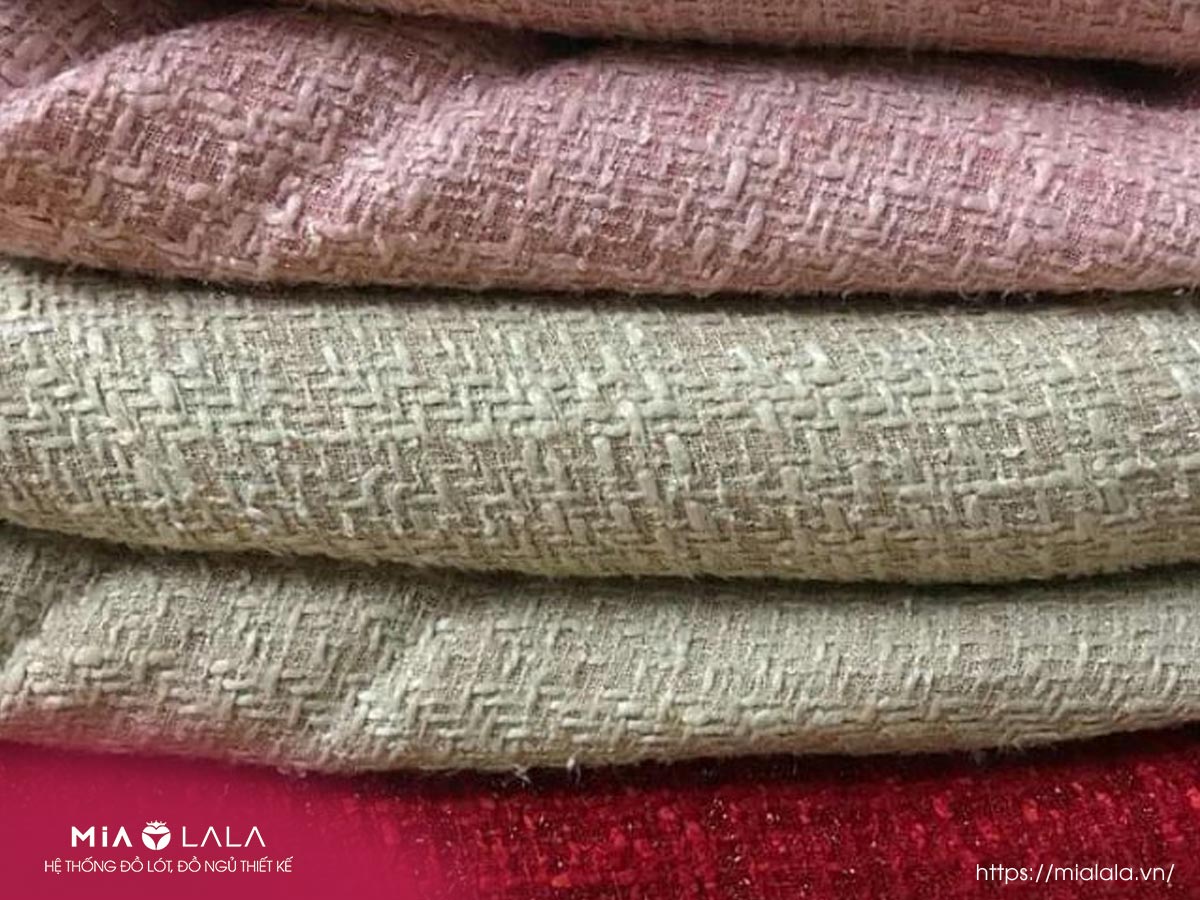 Vải tweed khá đa dạng về chủng loại và màu sắc