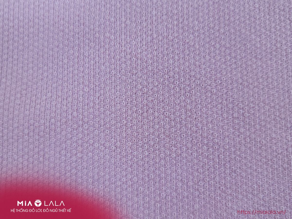 Vải tricot được sử dụng để may quần áo vì tính mềm mại và thoải mái khi tiếp xúc với da