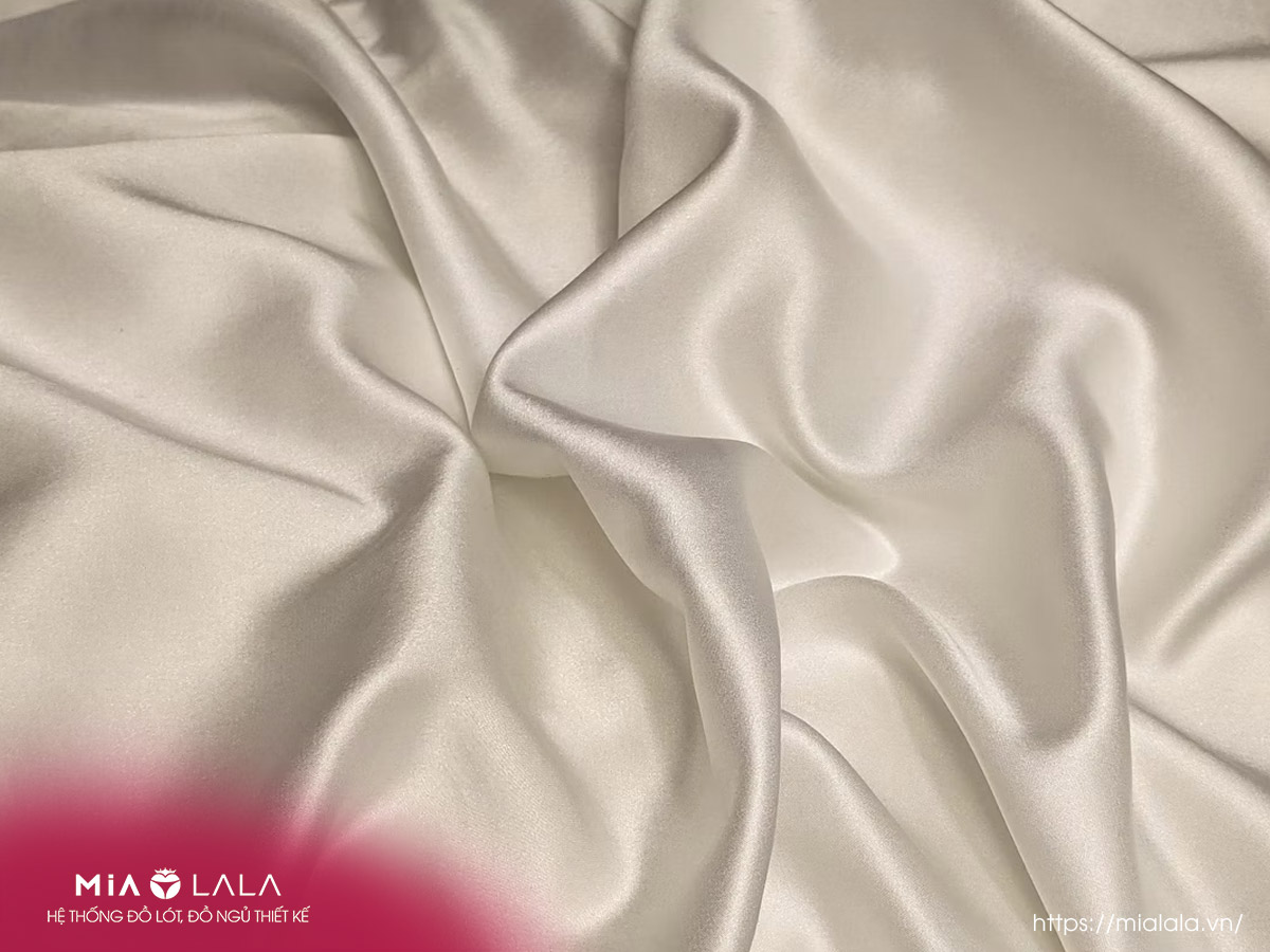 Vải lụa (hay còn gọi là Silk Fabric) là loại vải được dệt từ sợi tơ tằm