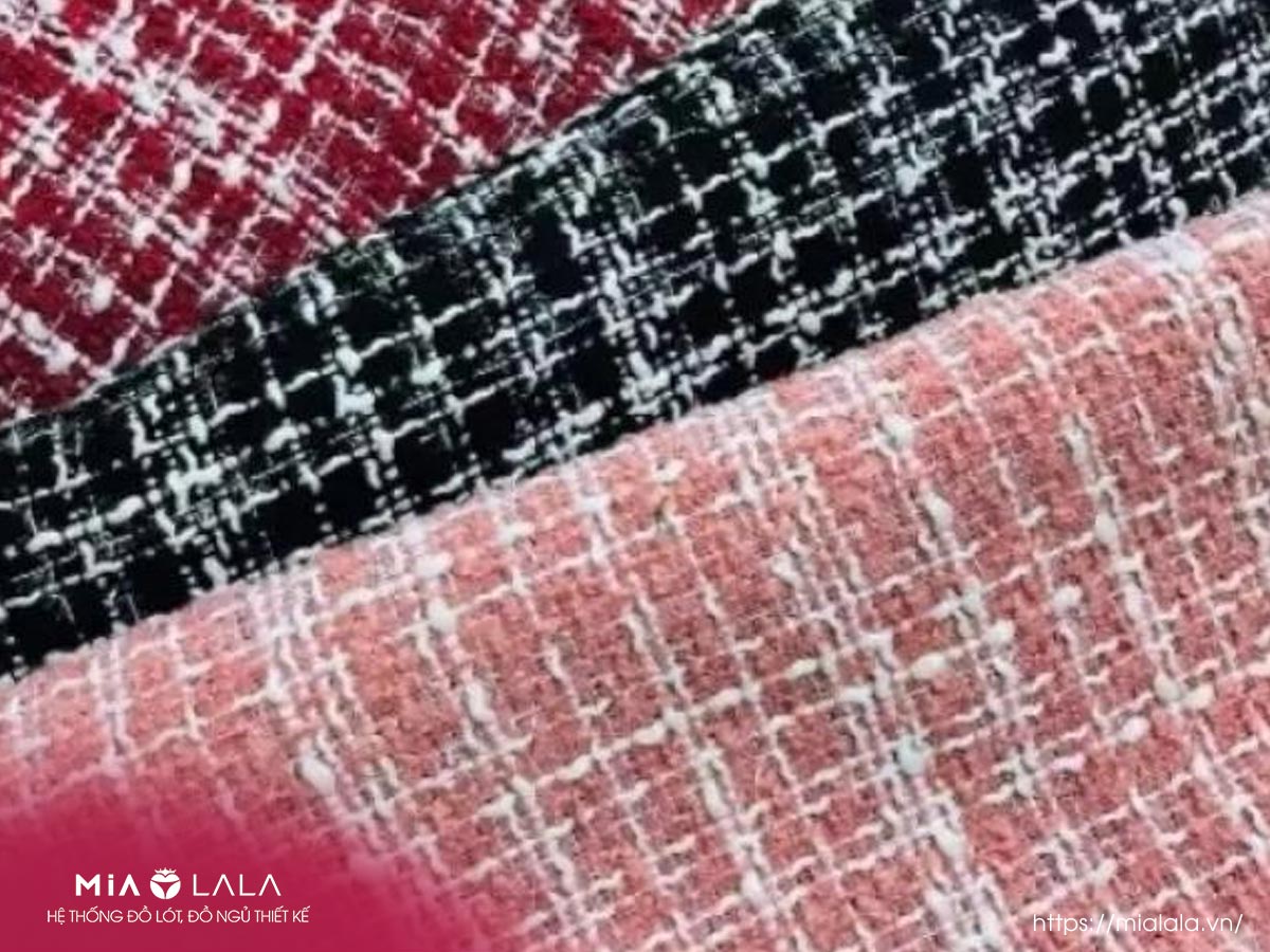 Vải dạ là một loại vải được sản xuất từ sợi tổng hợp hoặc từ sợi tự nhiên