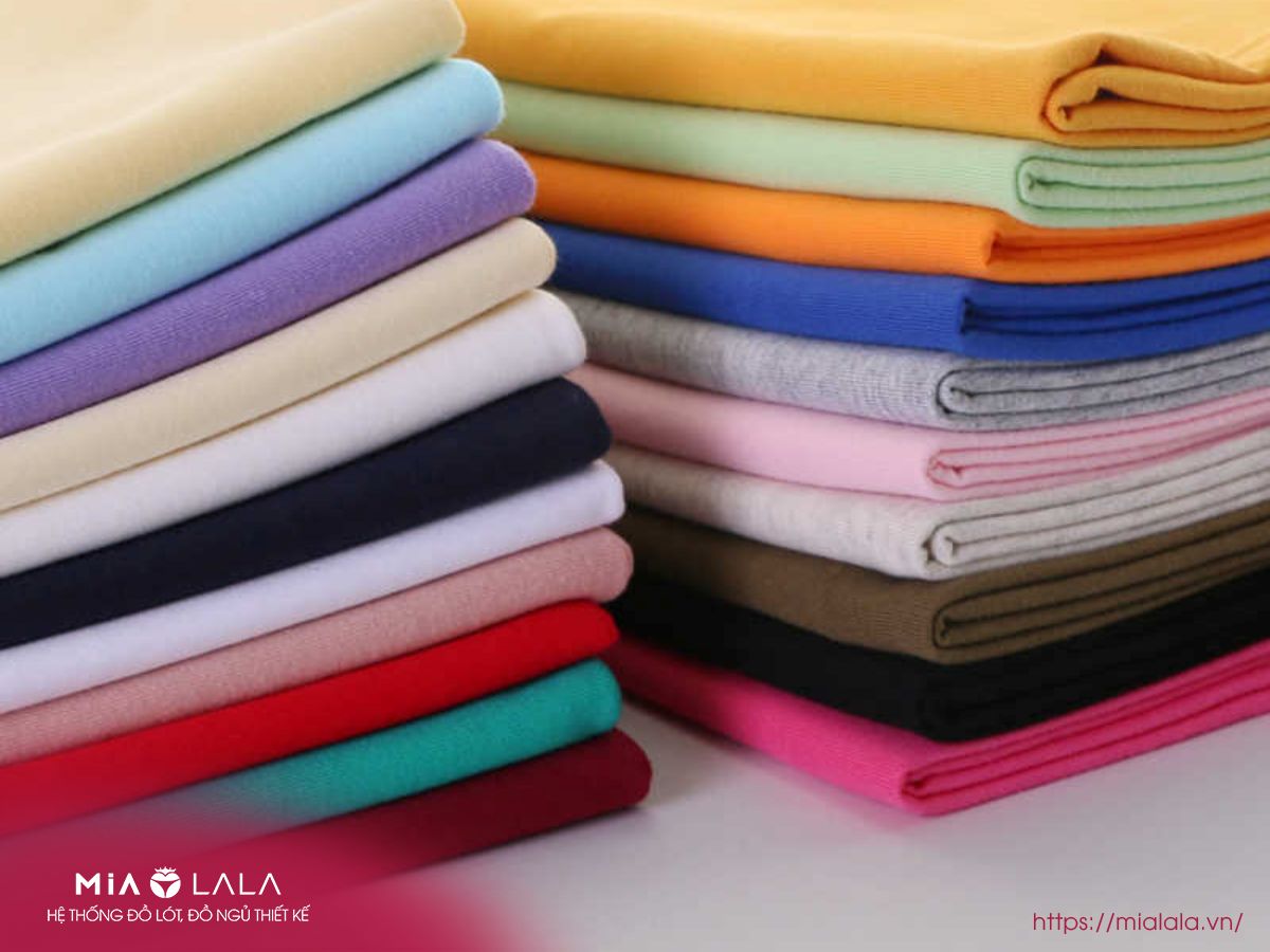 Vải dệt kim thường có độ bền cao hơn so với vải dệt thoi