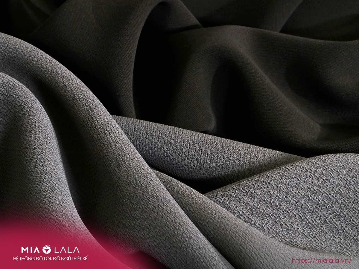 Vải polyester thường có giá thành thấp hơn so với một số loại vải tự nhiên