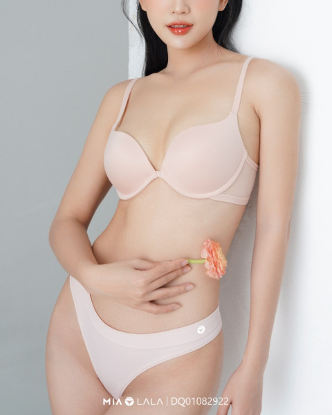 Quần lót lọt khe DQ01082922
