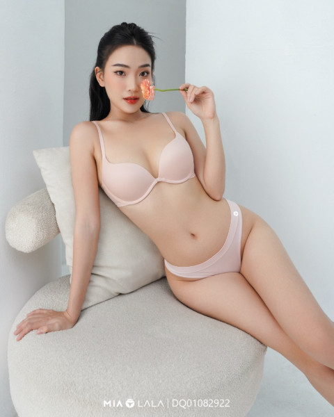 Quần lót lọt khe DQ01082922