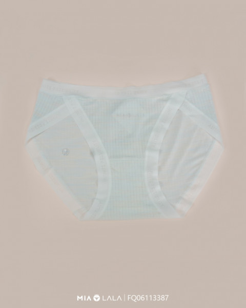 Quần lót xẻ hông cao FQ06113387
