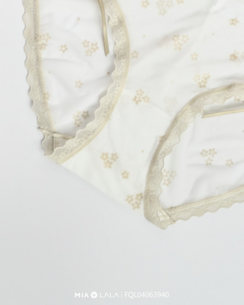 Quần lót ren FQL04063940