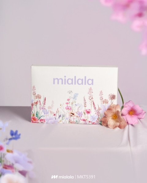 Hộp quà Mialala kèm thiệp hoa 