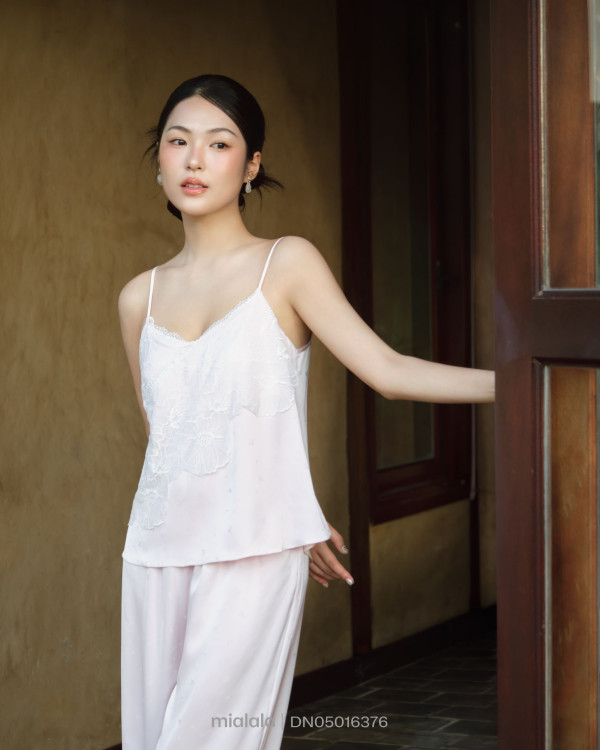  Đồ Ngủ Lụa Nữ ADQD Phối Ren Chéo Thanh Lịch Nữ Tính Có Đệm Mút Tiện Lợi