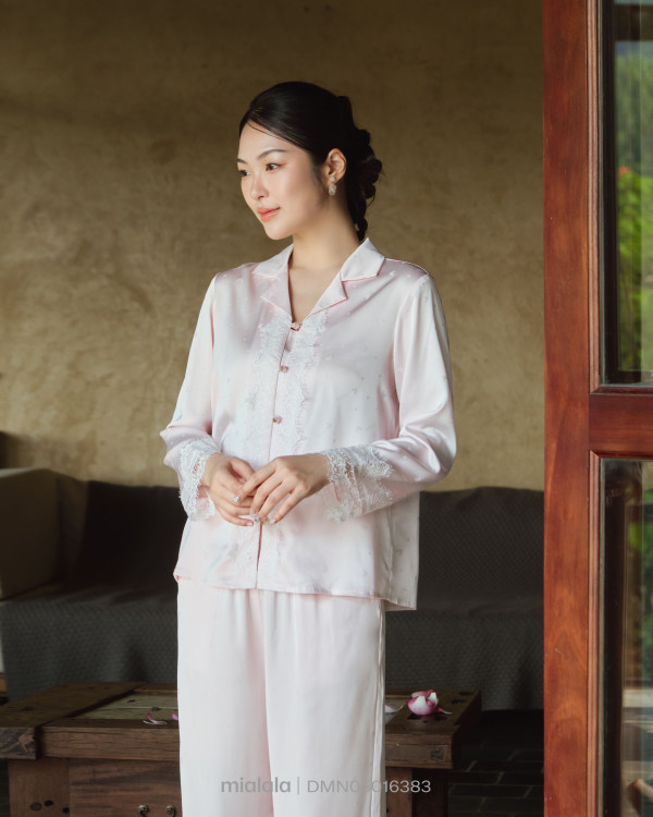 Bộ Mặc Nhà Nữ Lụa Dệt Tim Cổ Sơ Mi Phối Ren Nữ Tính Thanh Lịch