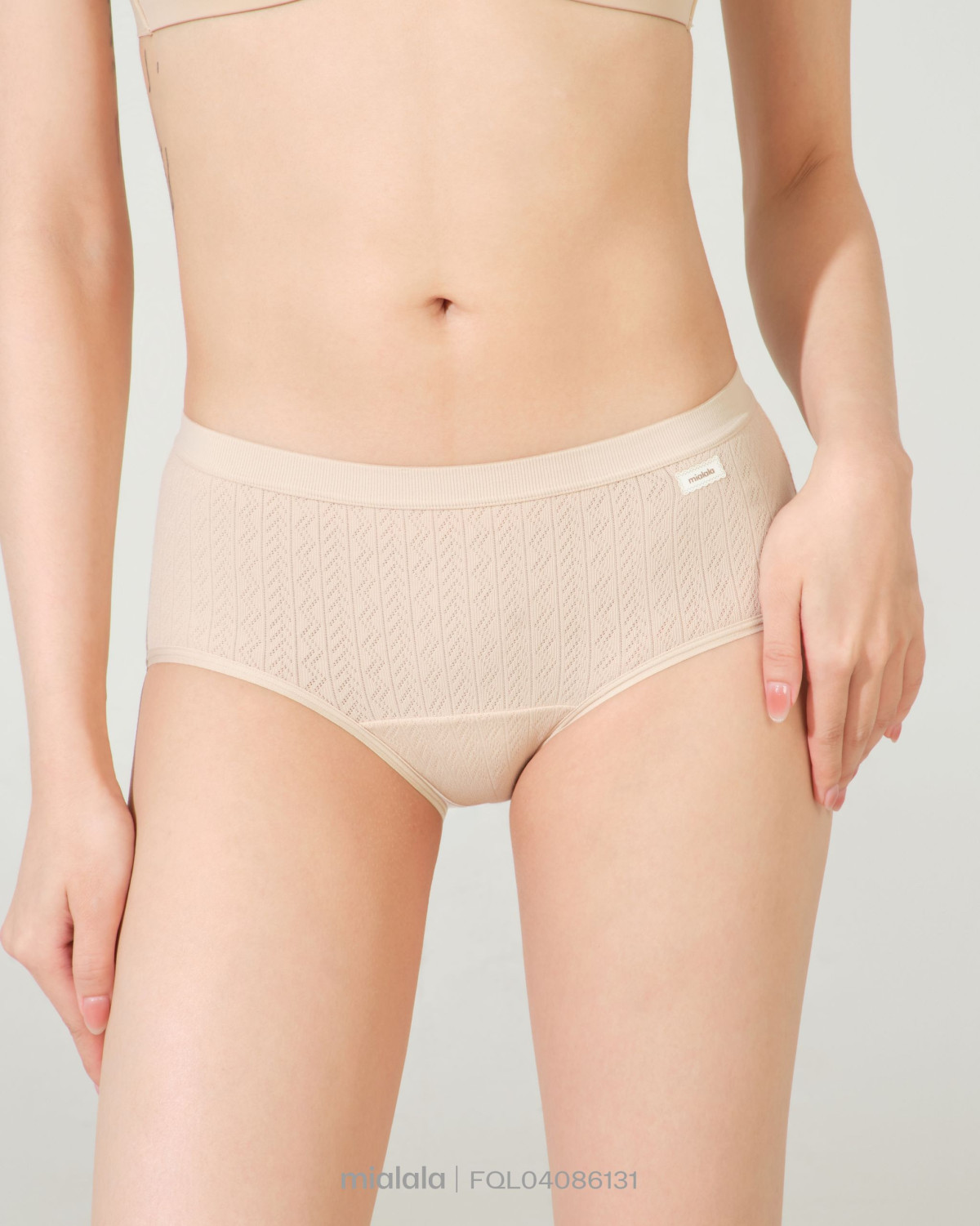 QL nữ Tam giác FQL04086131
